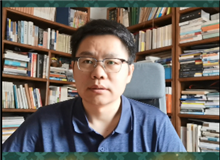 陳濤：以日常與瑣碎書寫宏大開闊的主題不同家族的開枝散葉，各自人生的縱橫走向，全都匯聚成了一條寬闊奔涌的大河……　[詳細]