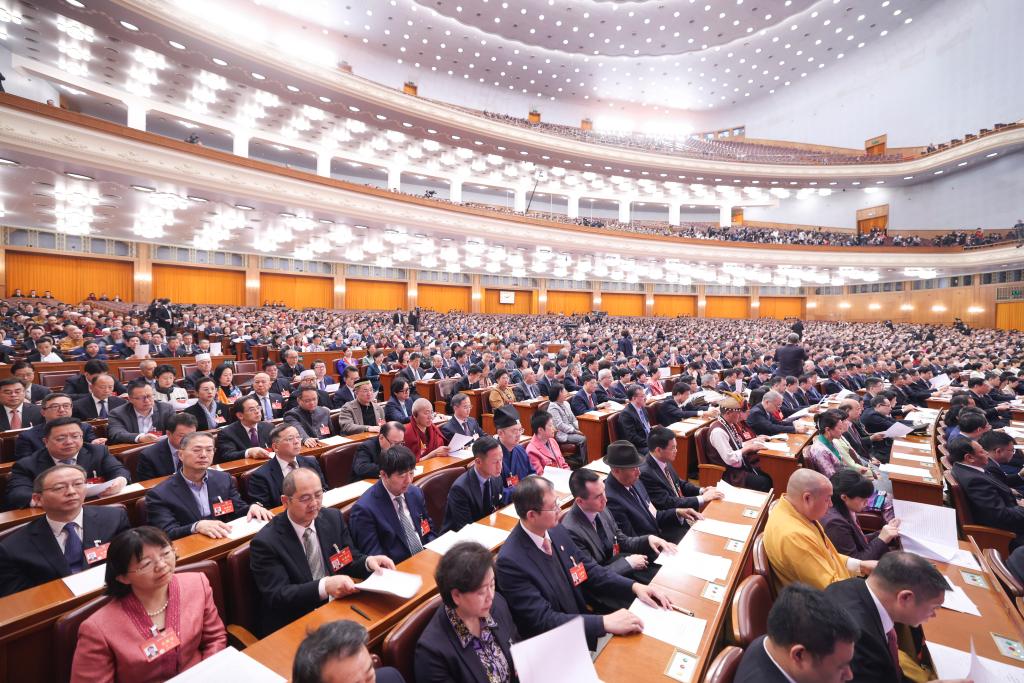 3月10日，中國人民政治協商會議第十四屆全國委員會第二次會議在北京人民大會堂舉行閉幕會。新華社記者 邢廣利 攝